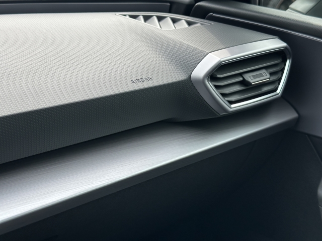 Leon SP FR 1.5 TSI*Navi*LED*RüKa*AHK*SHZ*ACC*