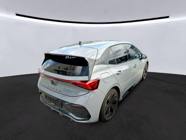Born 62 kWh Dynamic*Navi*LED*ACC*RüKa*SHZ*