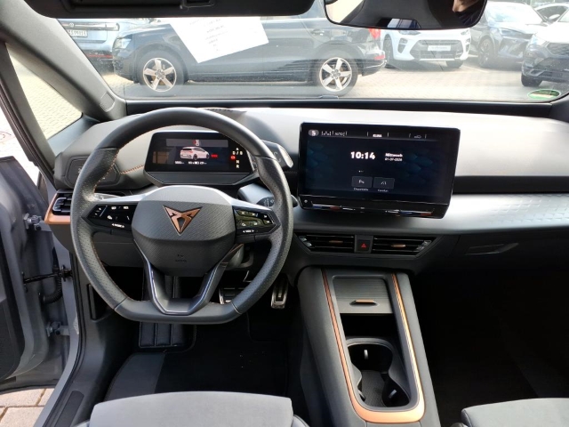 Born 62 kWh Dynamic*Navi*LED*ACC*RüKa*SHZ*