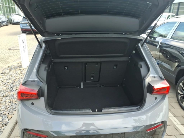 Born 62 kWh Dynamic*Navi*LED*ACC*RüKa*SHZ*