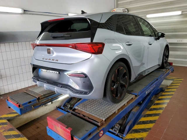 Born 62 kW Dynamic*Navi*LED*RüKa*SHZ*ACC*