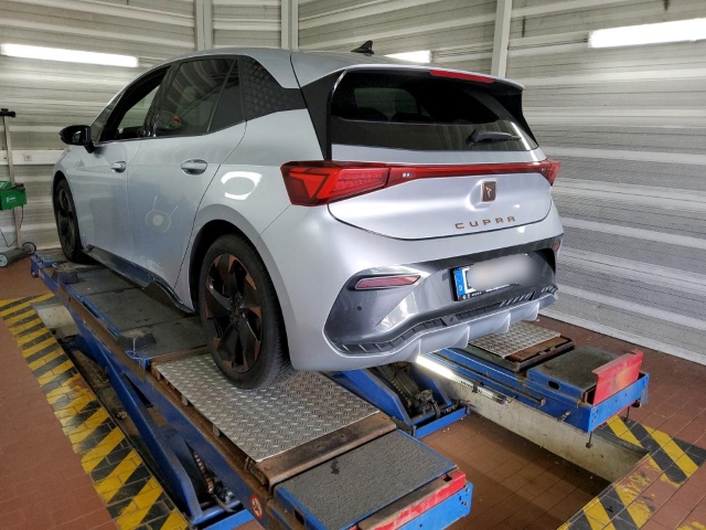 Born 62 kW Dynamic*Navi*LED*RüKa*SHZ*ACC*