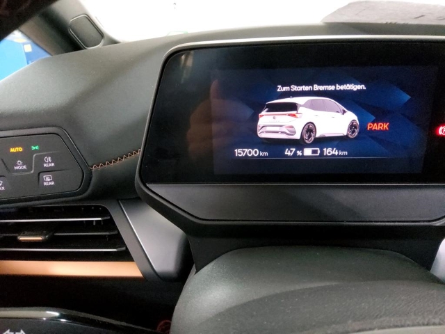 Born 62 kW Dynamic*Navi*LED*RüKa*SHZ*ACC*