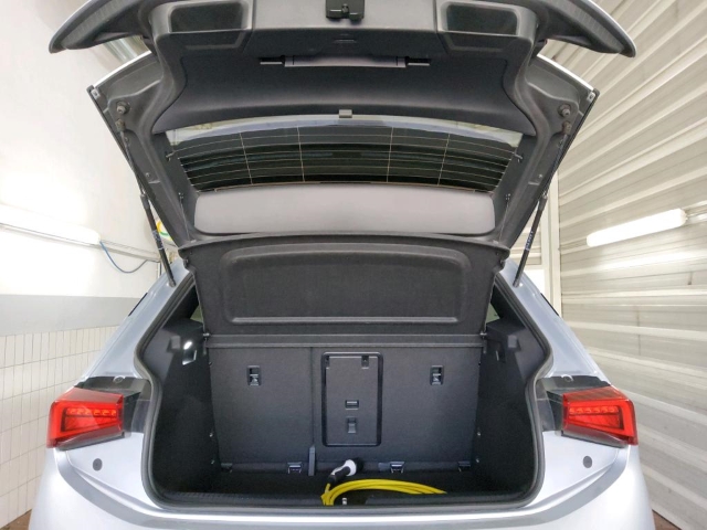 Born 62 kW Dynamic*Navi*LED*RüKa*SHZ*ACC*