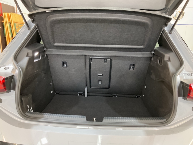 Born 63 kWh 170 kW*Dynamic*Navi*LED*RüKa*SHZ*ACC*