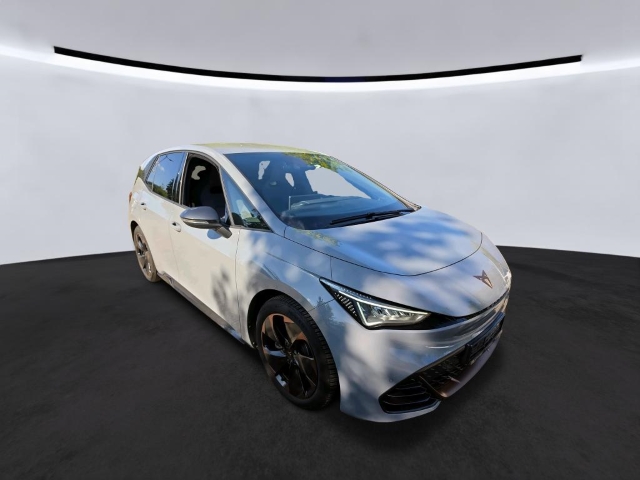 Born 62 kW Dynamic*Navi*LED*RüKa*SHZ*ACC*
