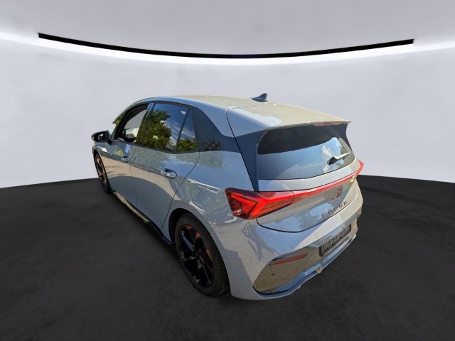 Born 62 kW Dynamic*Navi*LED*RüKa*SHZ*ACC*