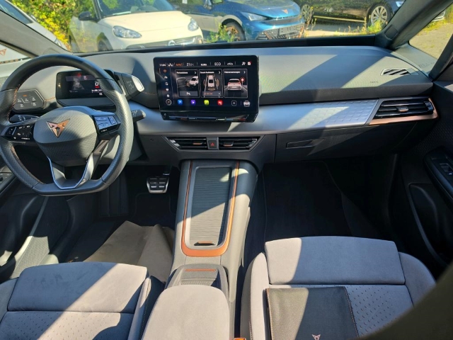 Born 62 kW Dynamic*Navi*LED*RüKa*SHZ*ACC*