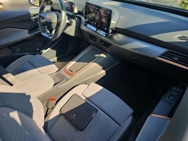 Born 62 kW Dynamic*Navi*LED*RüKa*SHZ*ACC*