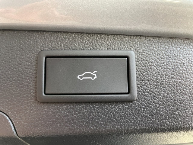 Passat Variant 1.5 TSI eHybrid R-Line*PANO*AHK*