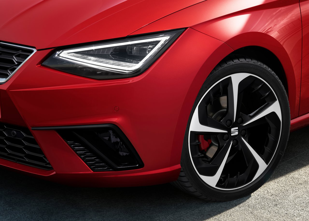 2-Ibiza-Front-Detail